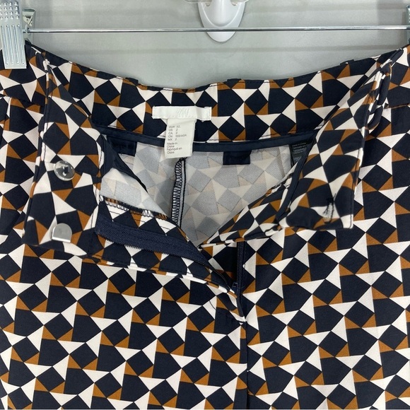 Women's H&M Multi color geometric print pants SZ 2 - Picture 3 of 8